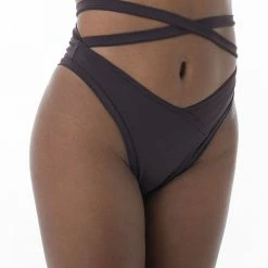 Poledancerka Cross Wrap Shorts - Nude 03