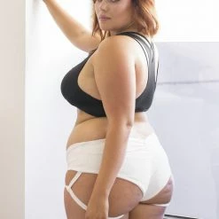 All Pole Wear Lunalae Lure You Low-Rise Garter Shorts - White