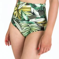 New In Dragonfly Betty High-Waisted Shorts - Fresh Leaf Print