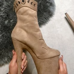 Hella Heels Ride 'em 8inch Boots - Desert