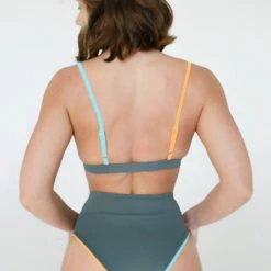 New In Exo Wear Triangle Top - Grey