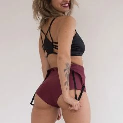 Sorte Impeccable Sling Shorts - Berry