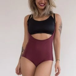 Sorte Impeccable Sling Shorts - Berry