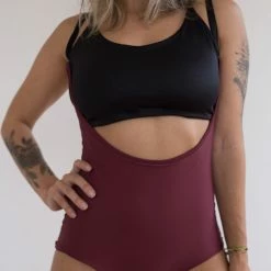 Sorte Impeccable Sling Shorts - Berry