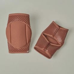 Queen Accessories Plus Size Pole Wear Queen Grippy Kneepads - Mocha