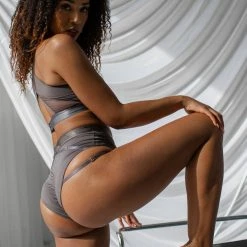 New In Tatiana Activewear Perla Top - Charcoal