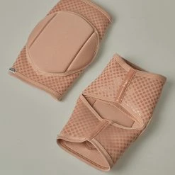 Queen Accessories Plus Size Pole Wear Queen Grippy Kneepads - Latte