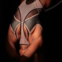 New In Rolling Peek-A-Boo Harness - Beige/Black