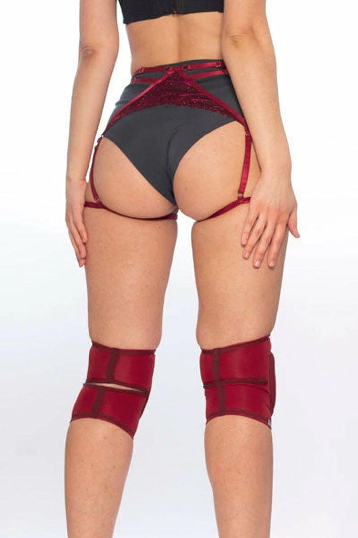 Queen Accessories Queen Kneepads - Cherry